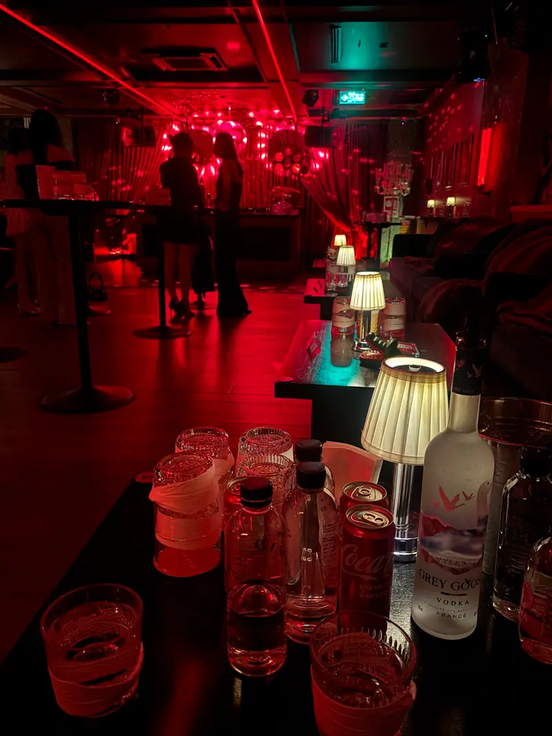 BACCARAT Bangkok 店內大廳(澎蓬)