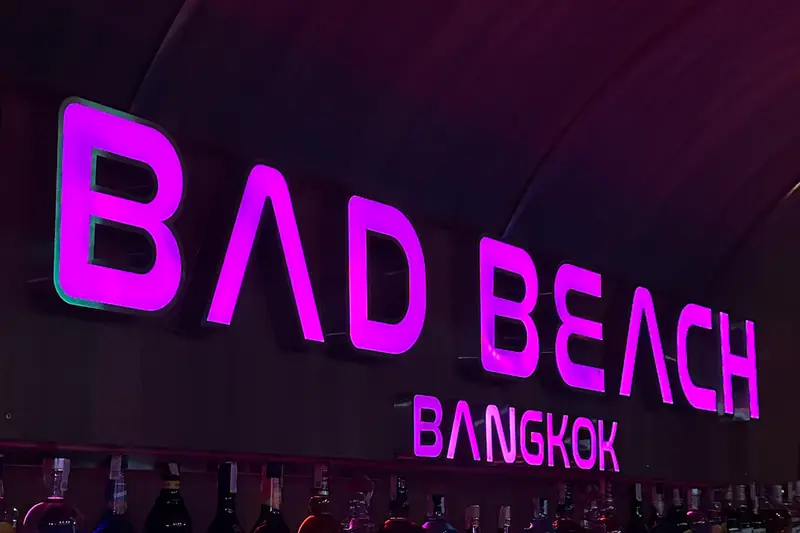 Bad Beach Bangkok 招牌(阿索克)