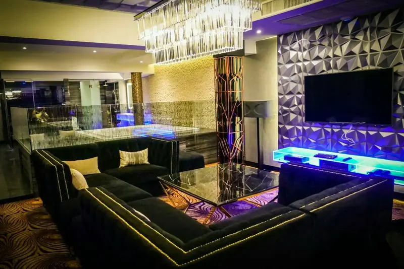 Black Caviar Executive Club (黑魚子醬) 店內大廳(拉差達)