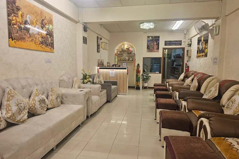 Chayapha Health Massage 店內大廳(博考路與 LK 巷)