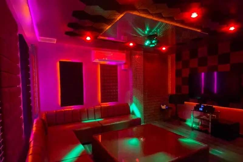 Drake KTV Lounge KTV 包廂（澎蓬）