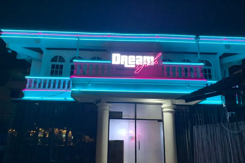 DreamGirls Spa 店门口外观（拉抛）