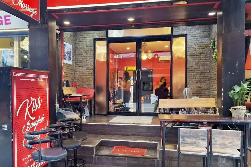 Kiss Bangkok Massage 店門口外觀(澎蓬)