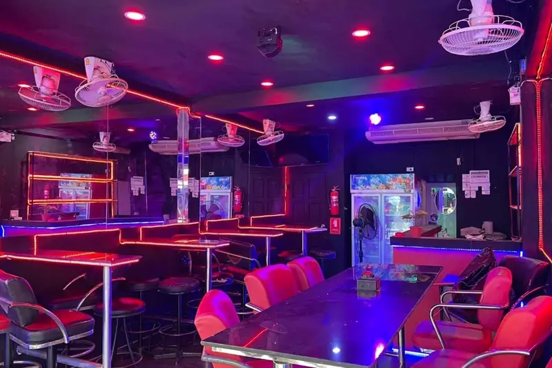 Lady in Love Bar 酒吧內景(中芭提雅)