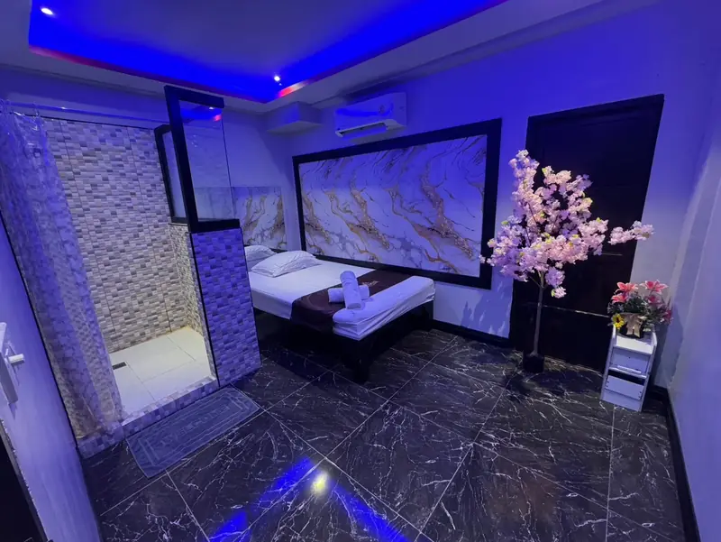Lumis Bangkok 按摩房（澎蓬）