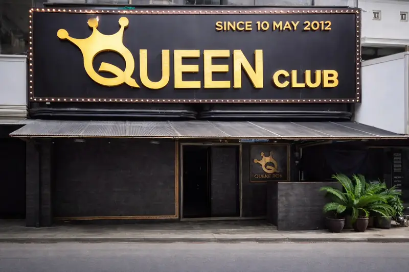 Queen Club 店門口外觀(博考路與 LK 巷)