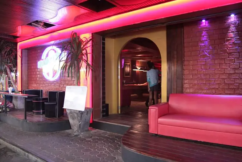 Radio City Patpong 店門口外觀(是隆)