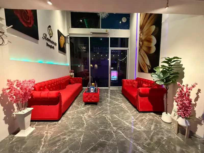 Romance Nuru Massage (Sukhumvit 10) 招牌（阿索克）