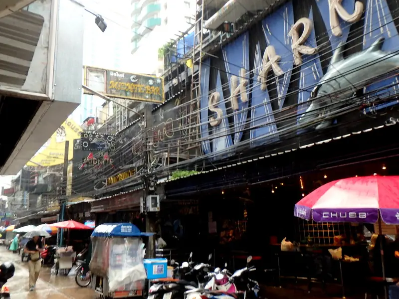 Shark Agogo 店門口外觀(阿索克)