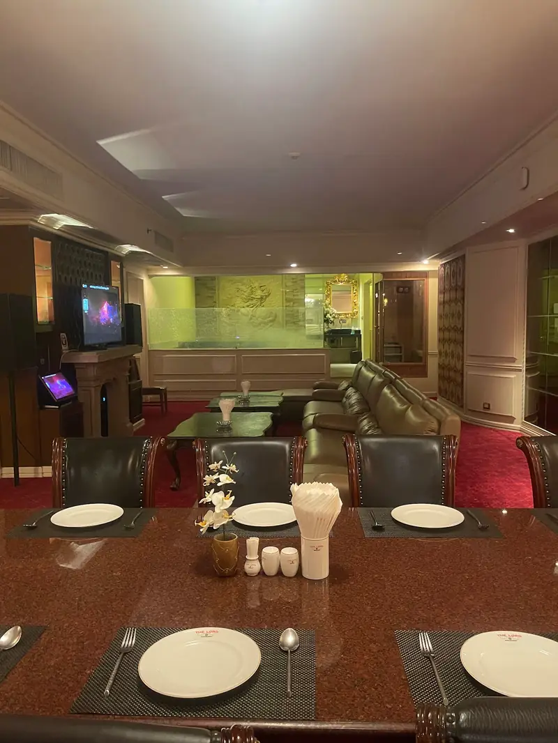 THE LORD MASSAGE CLUB 店內大廳(拉差達)