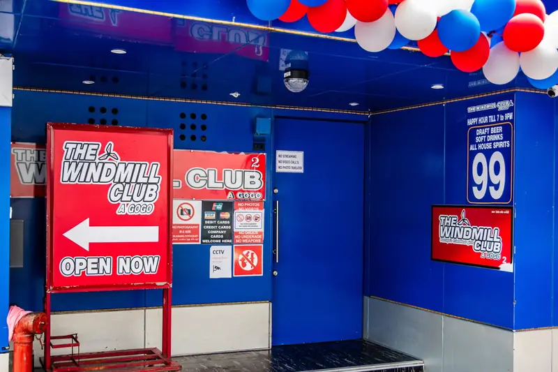 Windmill 2 Club Agogo 店門口外觀(步行街)