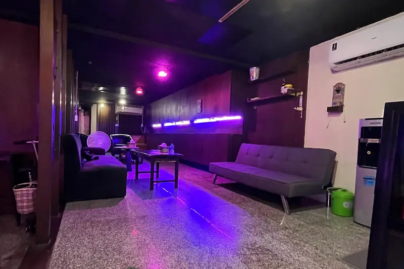 Yummy Massage S33 店內大廳（澎蓬）